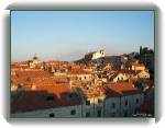 St Chaterine´s Convent * St Chaterine´s Convent on the right uphill * 800 x 600 * (108KB)