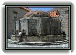 Onofrian fountain * 860 x 592 * (127KB)
