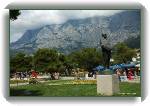 Dr Franjo Tuđman statue * Dr Franjo Tuđman, the first Croatian president statue * 800 x 531 * (99KB)